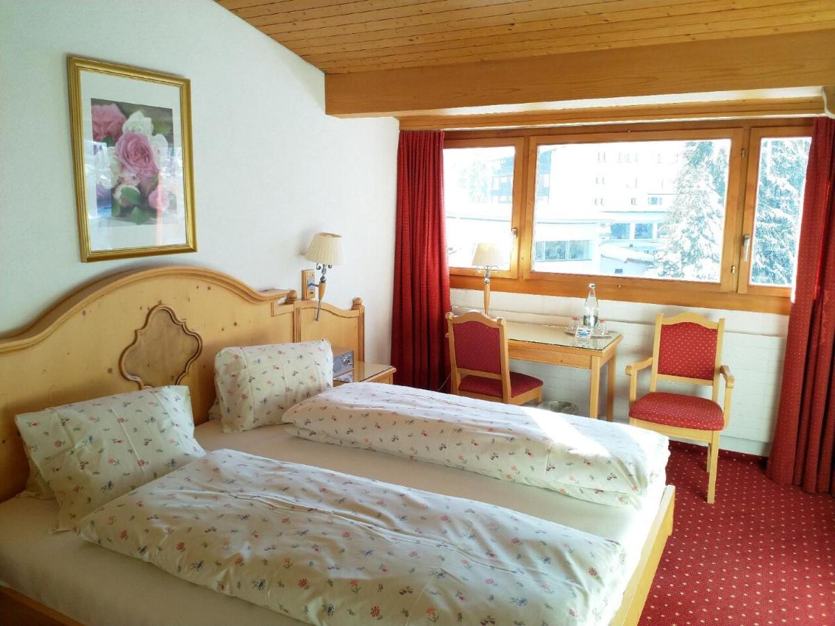 Hotel Cresta Φιλμς Εξωτερικό φωτογραφία