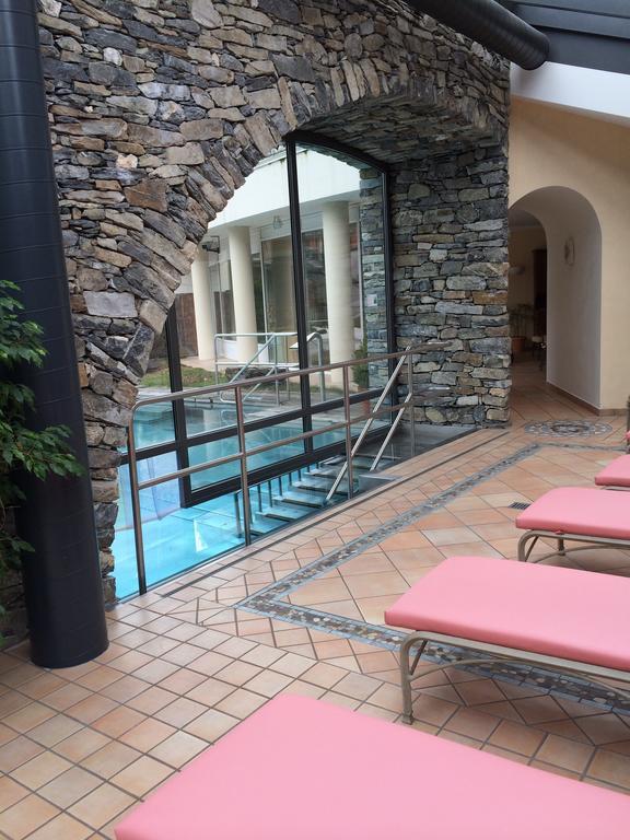 Hotel Cresta Φιλμς Εξωτερικό φωτογραφία