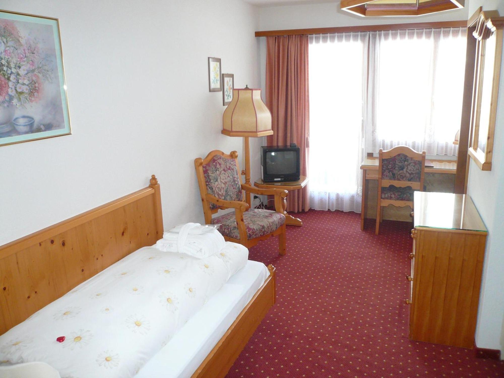 Hotel Cresta Φιλμς Δωμάτιο φωτογραφία