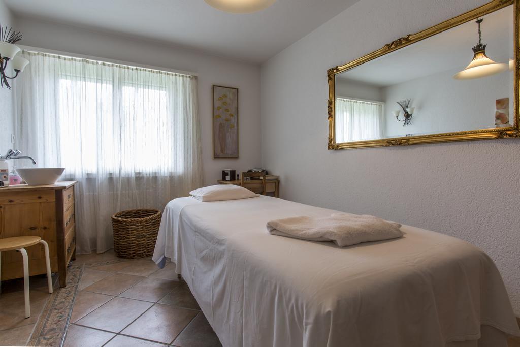 Hotel Cresta Φιλμς Εξωτερικό φωτογραφία