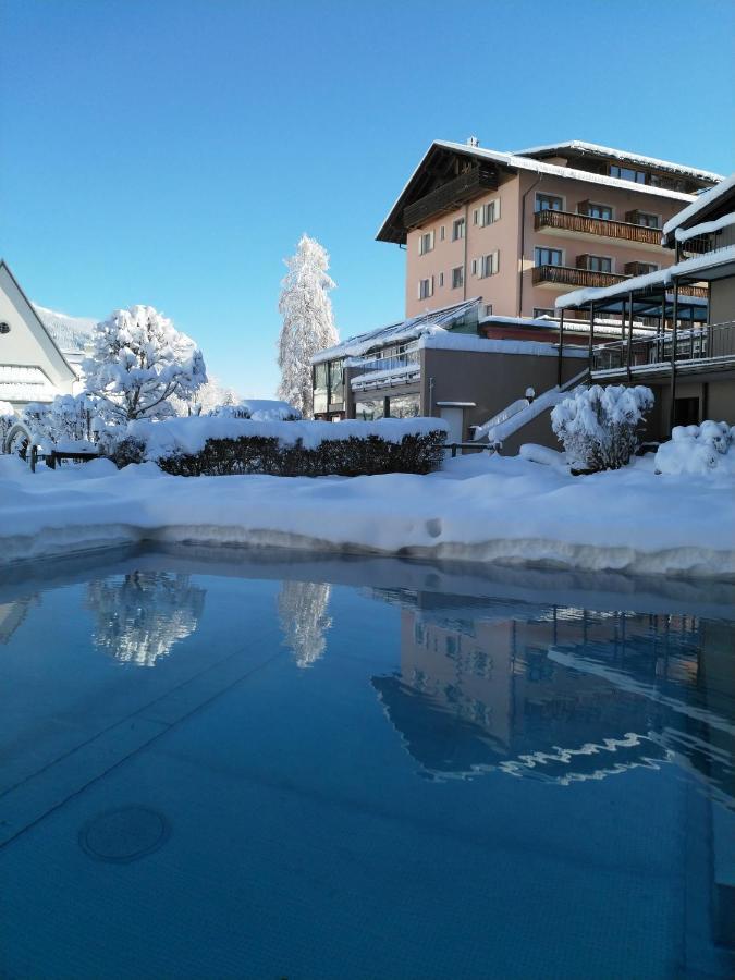Hotel Cresta Φιλμς Εξωτερικό φωτογραφία